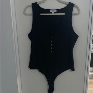 Evereve Hallie Rib Henley Black V-Neck Bodysuit | XL